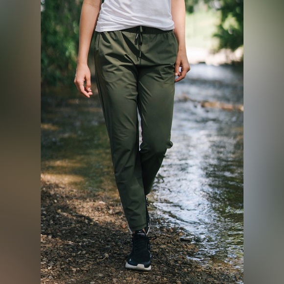 ZYIA Pants - Zyia Olive Everywhere Pants